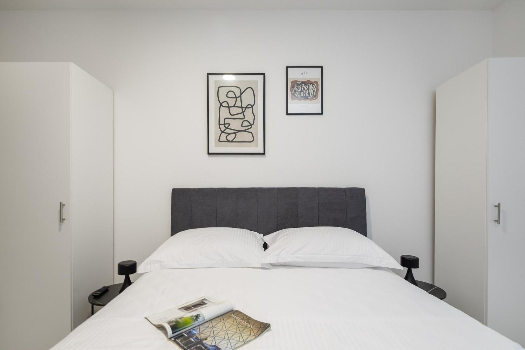Beachfront Boutique With Free Parking Apartma