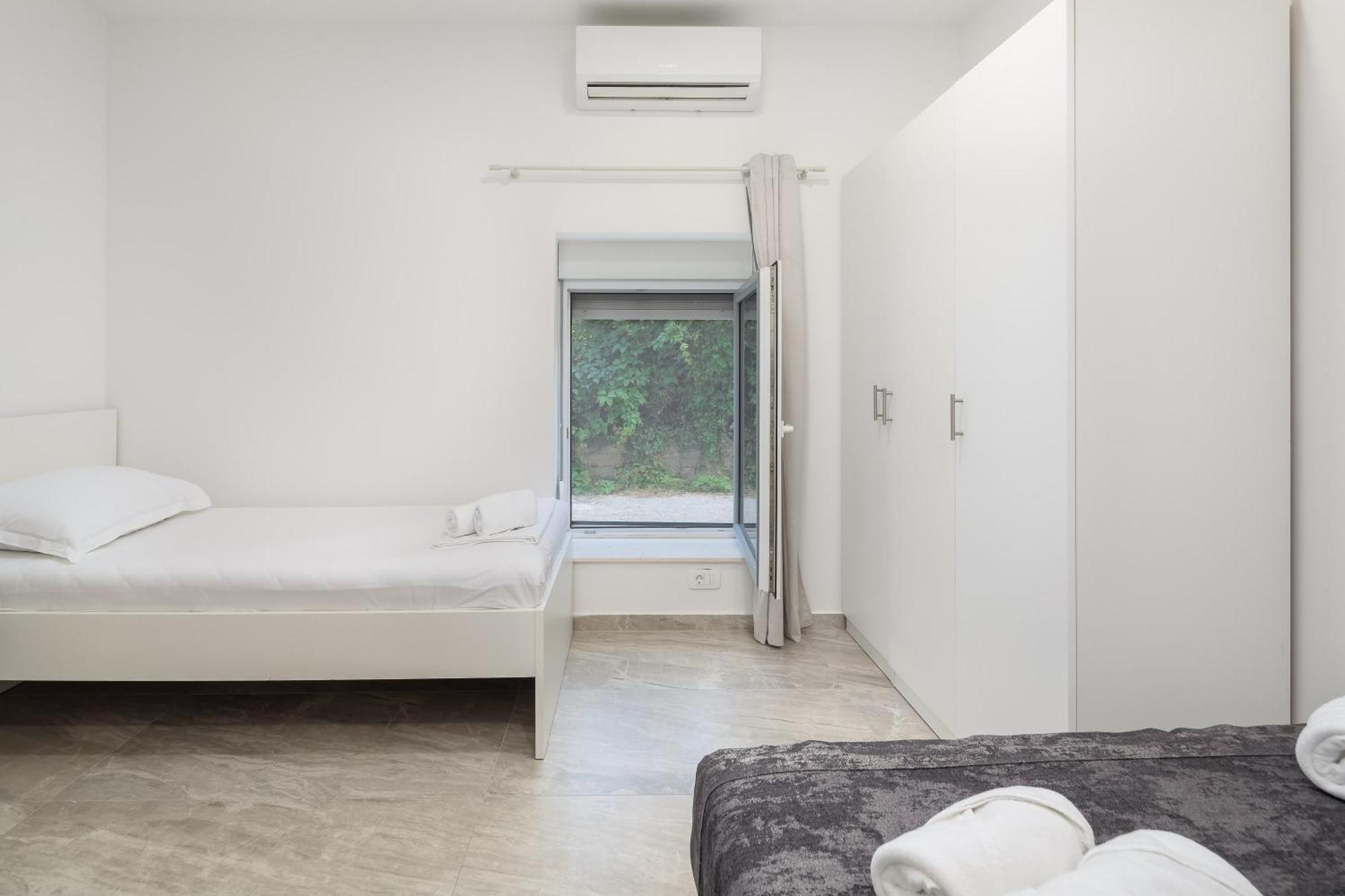 Apartma Beachfront Boutique With Free Parking Makarska